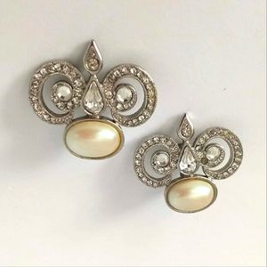 🎈Givenchy Richelieu VINTAGE Faux Pearl Earrings